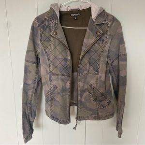 Women’s Express Faded Camo Crop Jacket